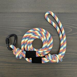 Wilderdog Rainbow Small Carabiner Leash; NWT new with tag; never worn